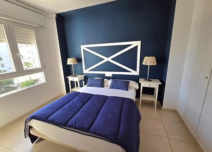 Elegante Habitacion Marbella Con Bano Compartido