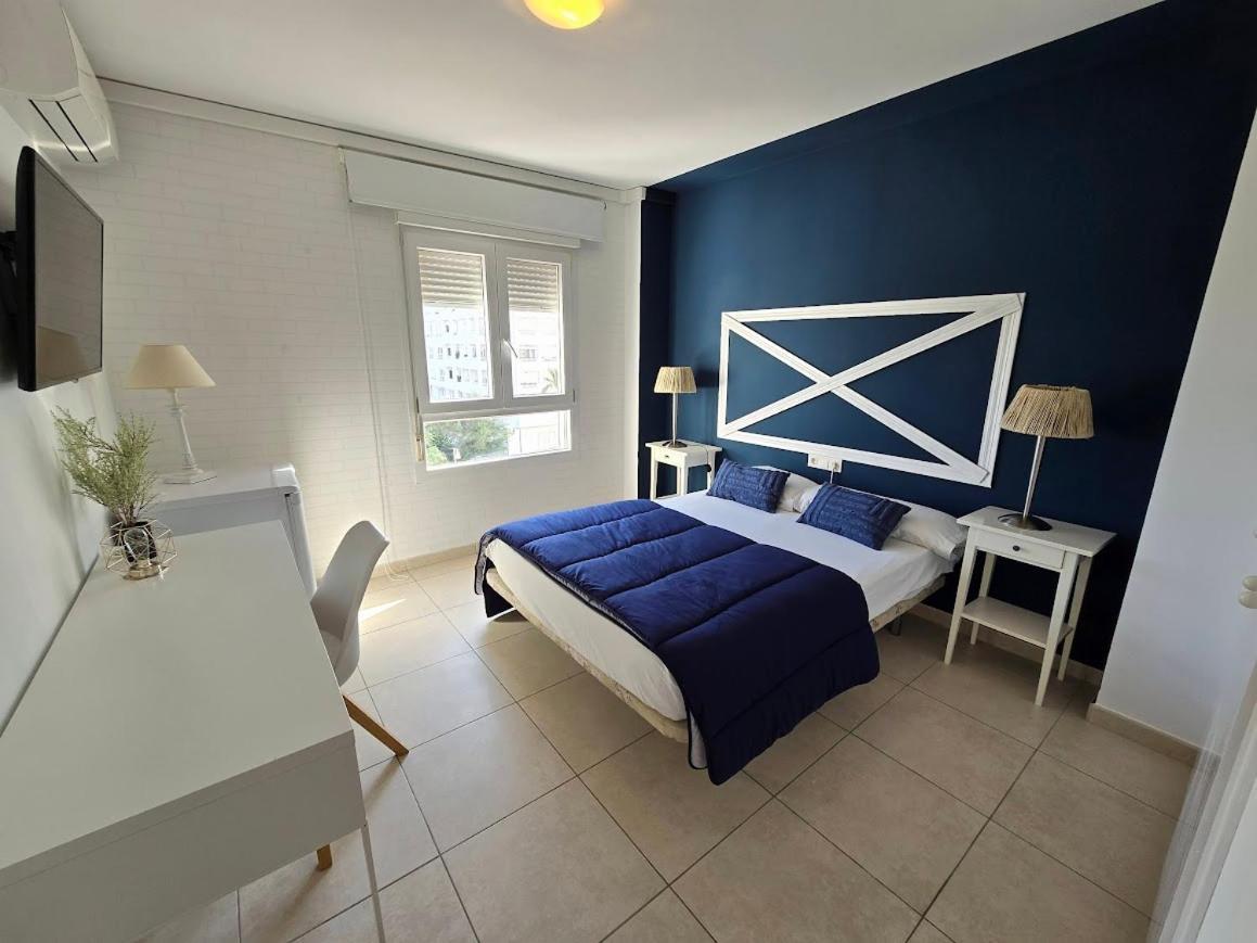 Elegante Con Bano Compartido Marbella