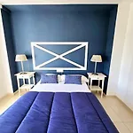 Elegante Habitacion Marbella Con Bano Compartido