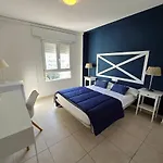 Elegante Habitacion Marbella Con Bano Compartido
